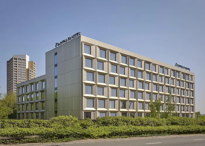 Hotel Park Plaza London, Park Royal